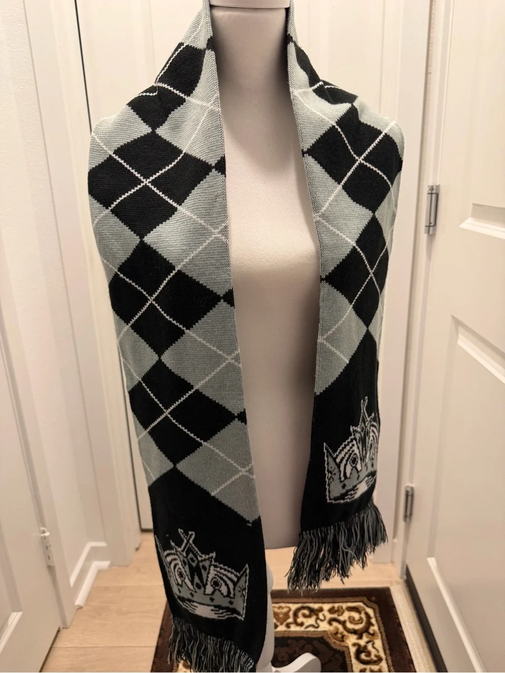 Los Angeles Kings NHL Argyle Knit Fringe Scarf Black Gray Crown Logo Hockey OSFM